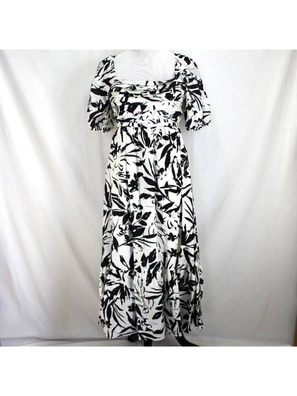 By the River Midi Dress Womens Sz M Black White Floral Square Neck Short Sleeve